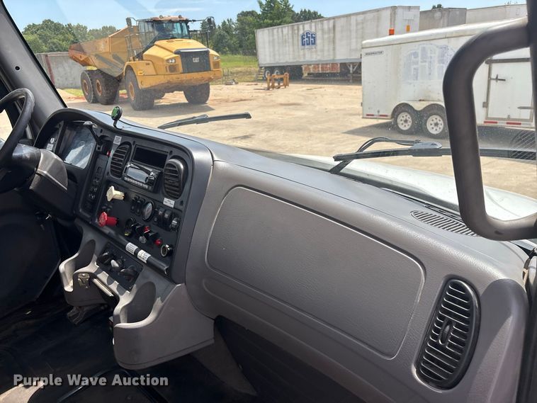 image for item FG0616 2011 Freightliner M2 Business Class utility / service truck