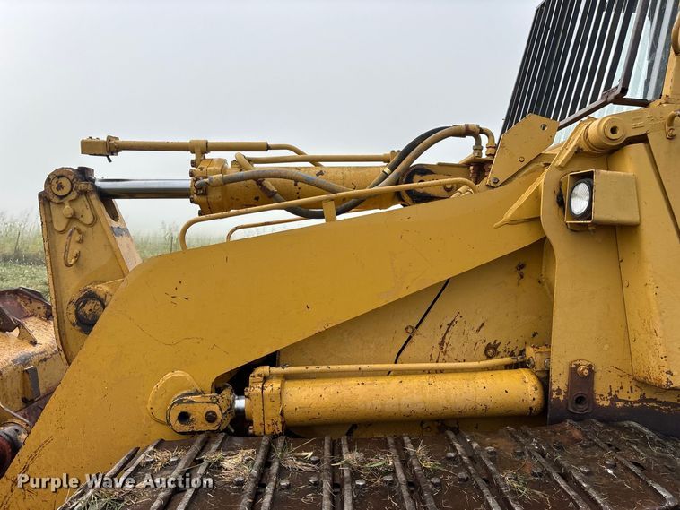 image for item FG0619 1981 Caterpillar 963LGP track loader