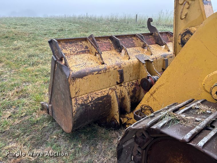 image for item FG0619 1981 Caterpillar 963LGP track loader