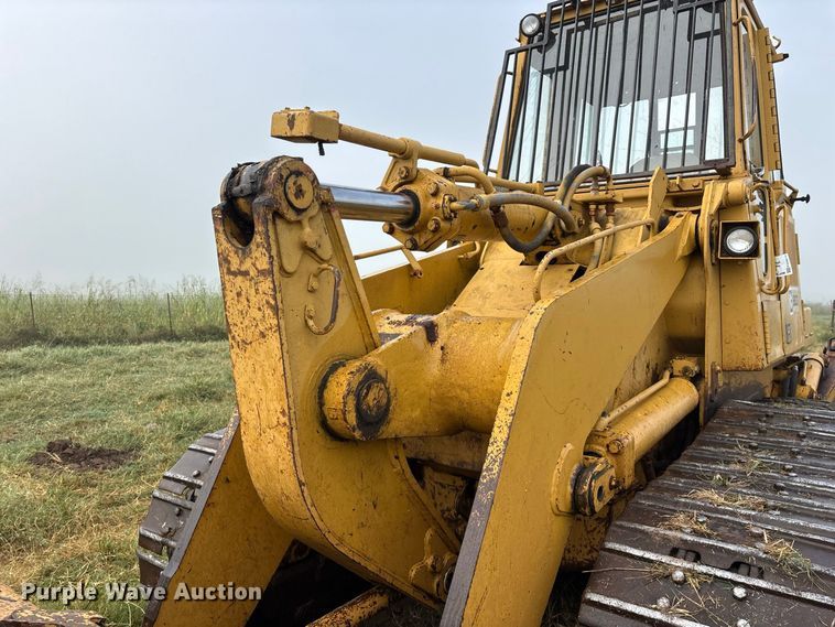 image for item FG0619 1981 Caterpillar 963LGP track loader