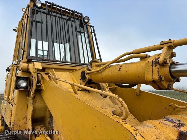 image for item FG0619 1981 Caterpillar 963LGP track loader