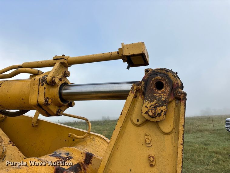 image for item FG0619 1981 Caterpillar 963LGP track loader