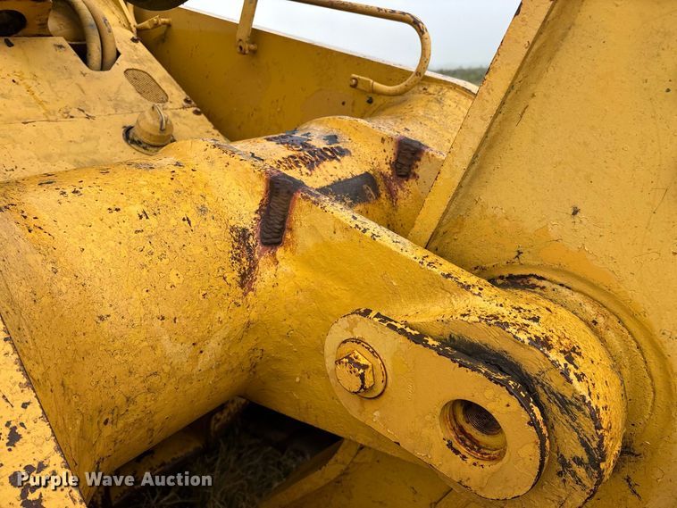 image for item FG0619 1981 Caterpillar 963LGP track loader