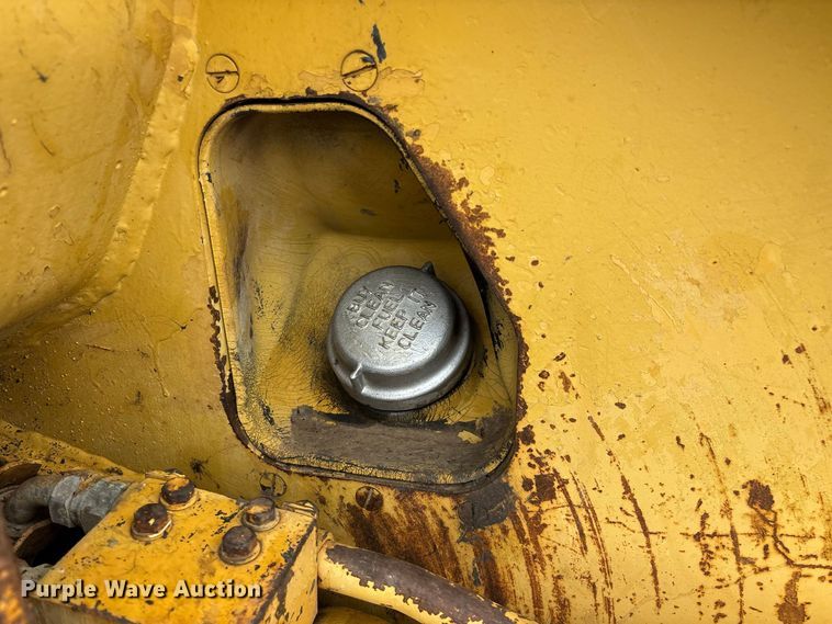 image for item FG0619 1981 Caterpillar 963LGP track loader