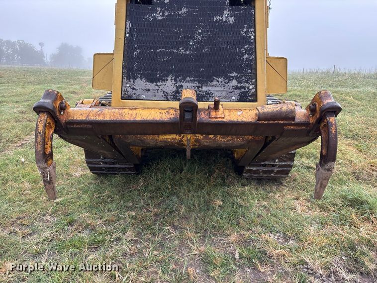 image for item FG0619 1981 Caterpillar 963LGP track loader