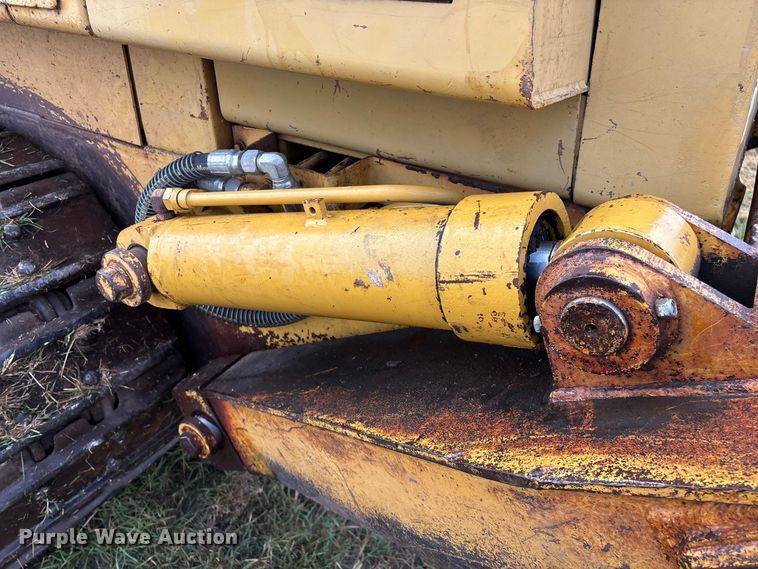 image for item FG0619 1981 Caterpillar 963LGP track loader