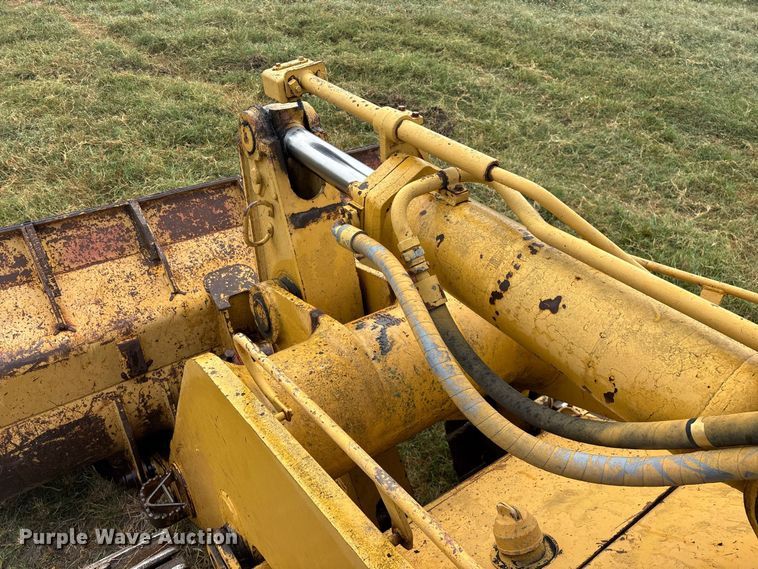 image for item FG0619 1981 Caterpillar 963LGP track loader