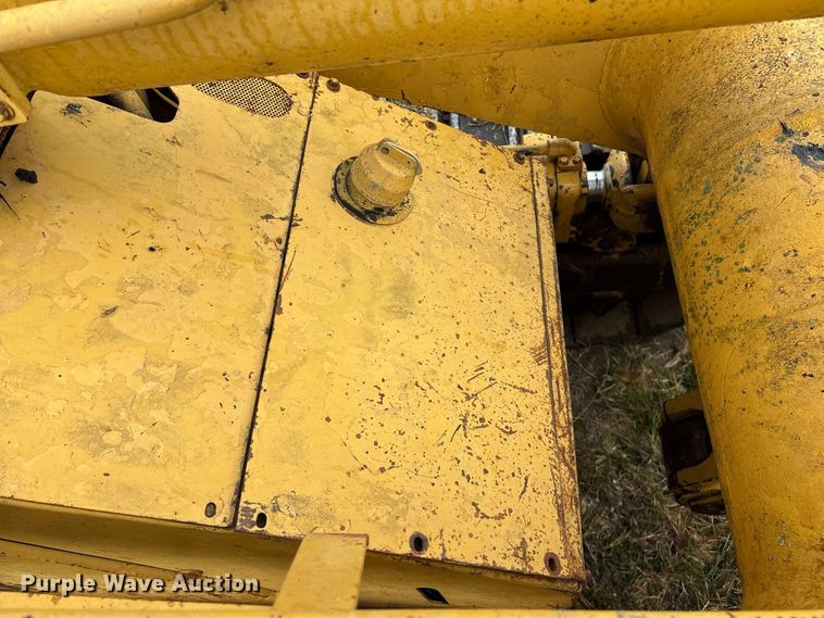 image for item FG0619 1981 Caterpillar 963LGP track loader