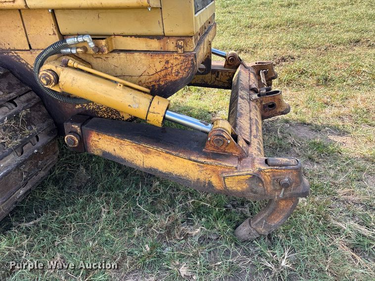 image for item FG0619 1981 Caterpillar 963LGP track loader