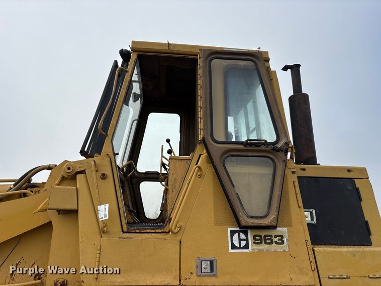 image for item FG0619 1981 Caterpillar 963LGP track loader