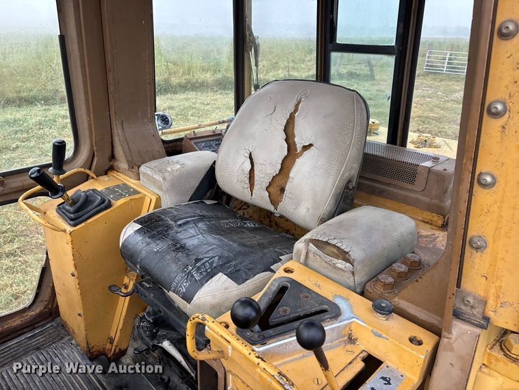 image for item FG0619 1981 Caterpillar 963LGP track loader