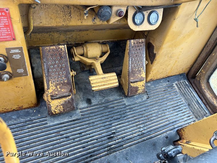 image for item FG0619 1981 Caterpillar 963LGP track loader