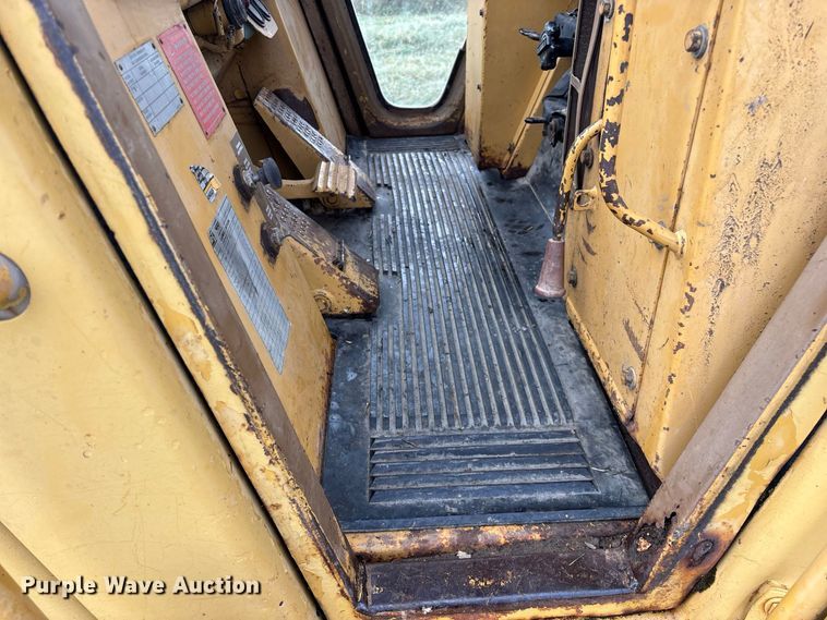 image for item FG0619 1981 Caterpillar 963LGP track loader