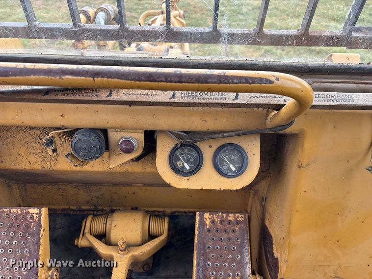 image for item FG0619 1981 Caterpillar 963LGP track loader