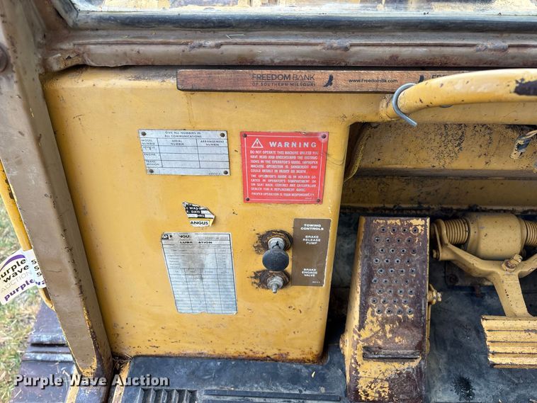 image for item FG0619 1981 Caterpillar 963LGP track loader