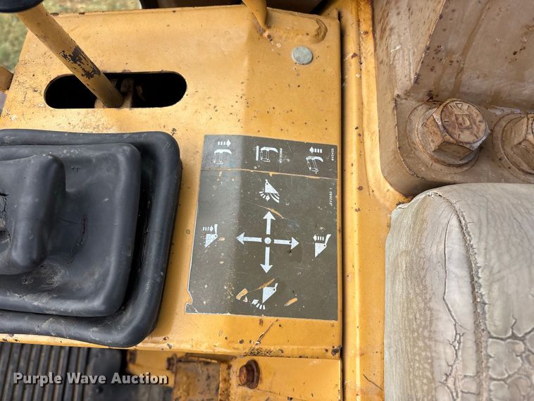 image for item FG0619 1981 Caterpillar 963LGP track loader