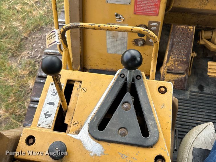 image for item FG0619 1981 Caterpillar 963LGP track loader