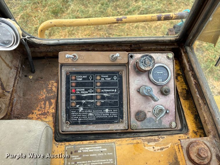 image for item FG0619 1981 Caterpillar 963LGP track loader