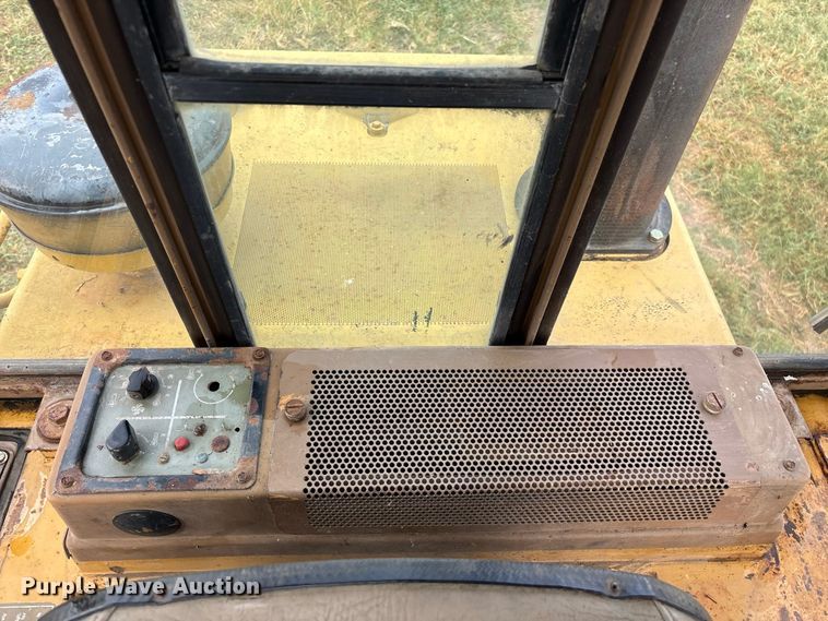 image for item FG0619 1981 Caterpillar 963LGP track loader