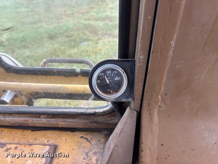 image for item FG0619 1981 Caterpillar 963LGP track loader