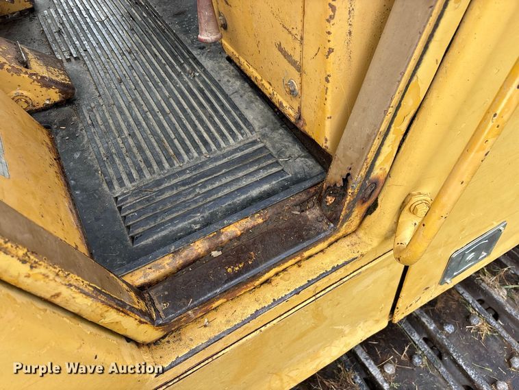 image for item FG0619 1981 Caterpillar 963LGP track loader