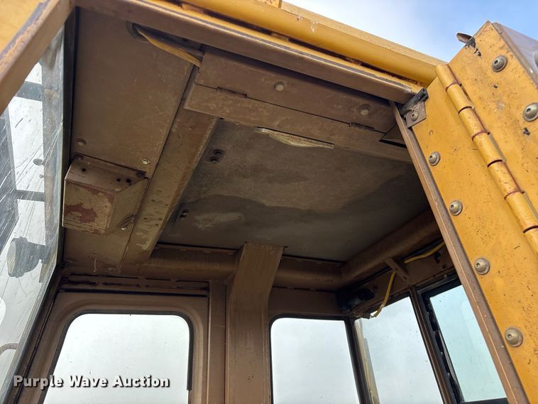 image for item FG0619 1981 Caterpillar 963LGP track loader