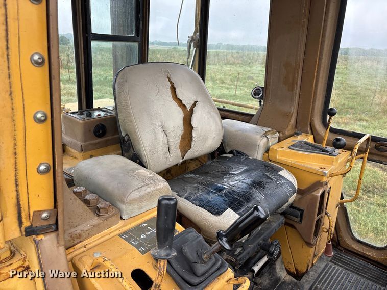 image for item FG0619 1981 Caterpillar 963LGP track loader