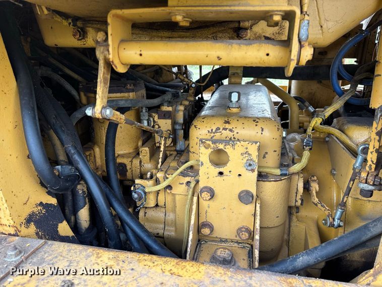image for item FG0619 1981 Caterpillar 963LGP track loader