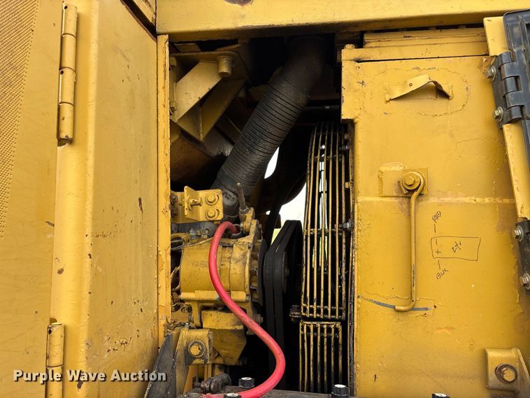 image for item FG0619 1981 Caterpillar 963LGP track loader