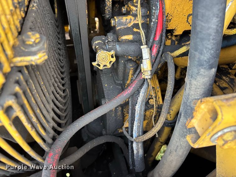 image for item FG0619 1981 Caterpillar 963LGP track loader