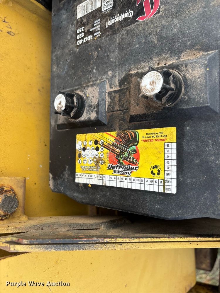 image for item FG0619 1981 Caterpillar 963LGP track loader