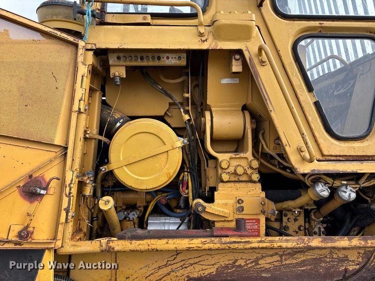 image for item FG0619 1981 Caterpillar 963LGP track loader