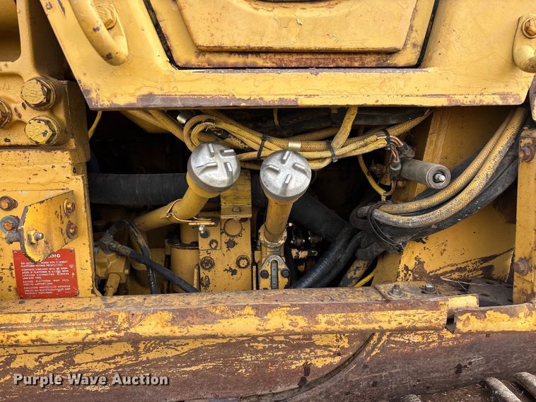 image for item FG0619 1981 Caterpillar 963LGP track loader