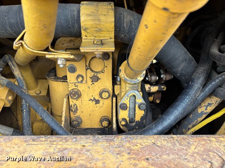 image for item FG0619 1981 Caterpillar 963LGP track loader