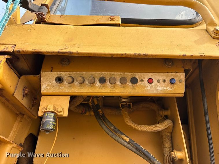 image for item FG0619 1981 Caterpillar 963LGP track loader