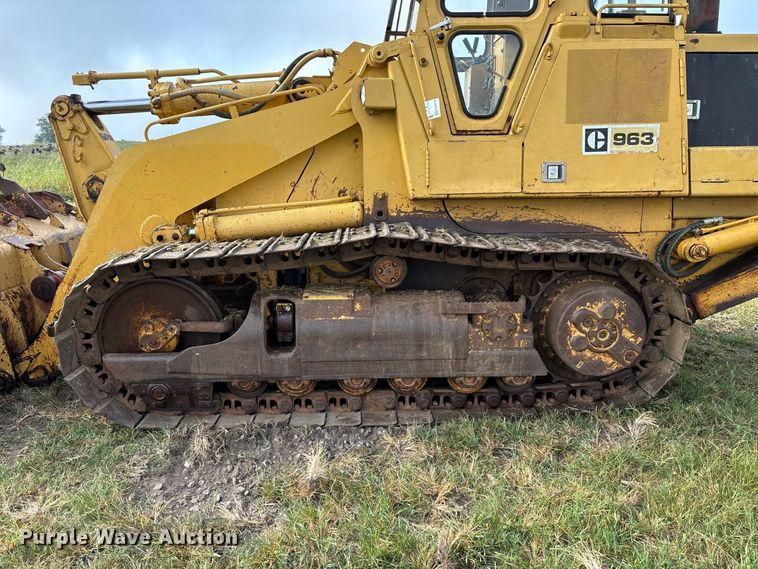 image for item FG0619 1981 Caterpillar 963LGP track loader