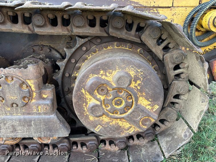 image for item FG0619 1981 Caterpillar 963LGP track loader