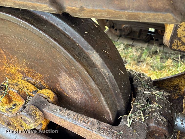 image for item FG0619 1981 Caterpillar 963LGP track loader