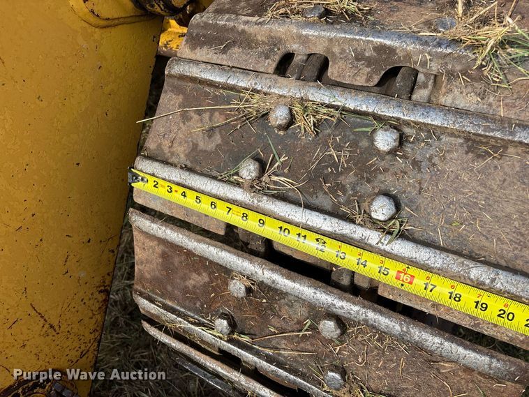image for item FG0619 1981 Caterpillar 963LGP track loader