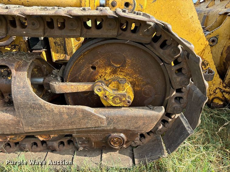 image for item FG0619 1981 Caterpillar 963LGP track loader