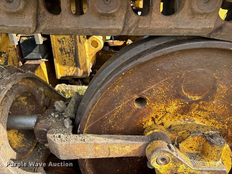image for item FG0619 1981 Caterpillar 963LGP track loader