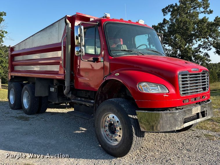 image for item FG0623 2009 Freightliner dump truck
