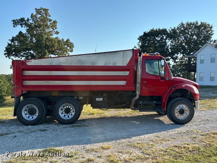 image for item FG0623 2009 Freightliner dump truck