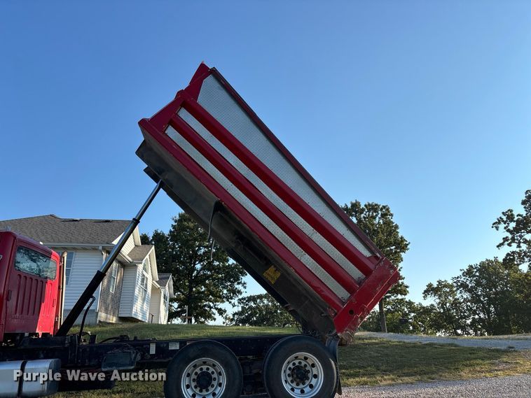 image for item FG0623 2009 Freightliner dump truck