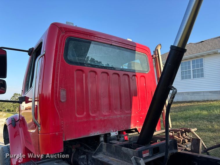 image for item FG0623 2009 Freightliner dump truck
