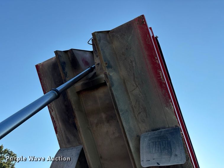 image for item FG0623 2009 Freightliner dump truck
