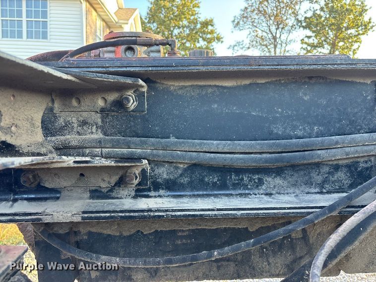 image for item FG0623 2009 Freightliner dump truck