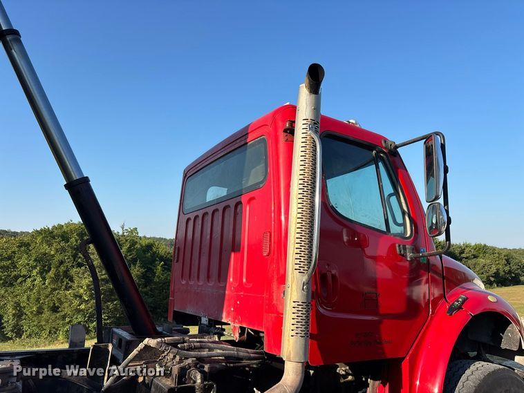 image for item FG0623 2009 Freightliner dump truck