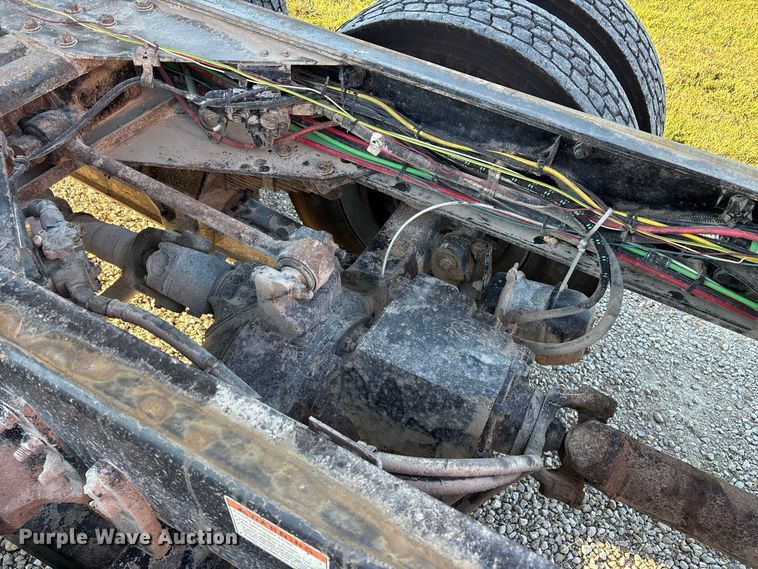 image for item FG0623 2009 Freightliner dump truck