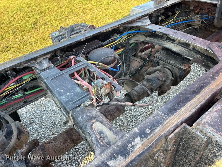 image for item FG0623 2009 Freightliner dump truck